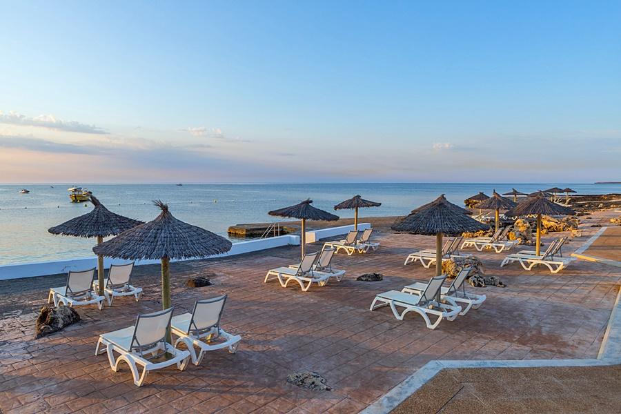 AluaSun Far Menorca Aparthotel S'Algar Bagian luar foto