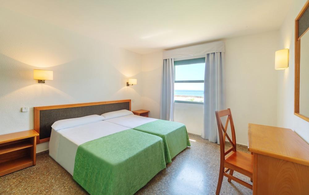 AluaSun Far Menorca Aparthotel S'Algar Bagian luar foto