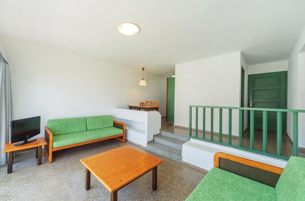 AluaSun Far Menorca Aparthotel S'Algar Bagian luar foto