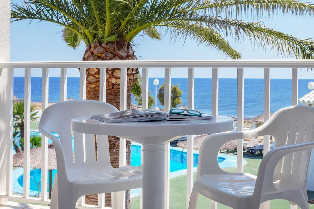 AluaSun Far Menorca Aparthotel S'Algar Bagian luar foto
