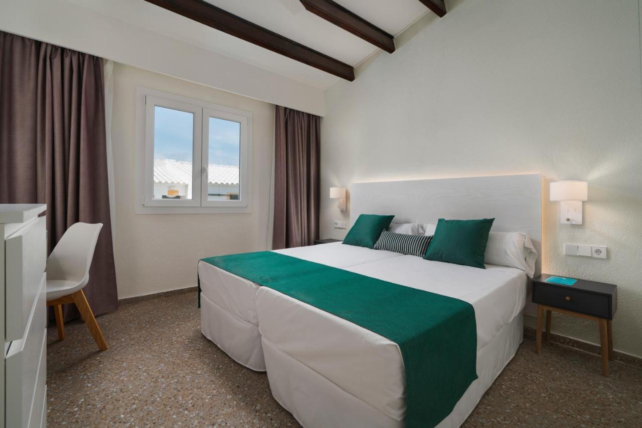 AluaSun Far Menorca Aparthotel S'Algar Bagian luar foto