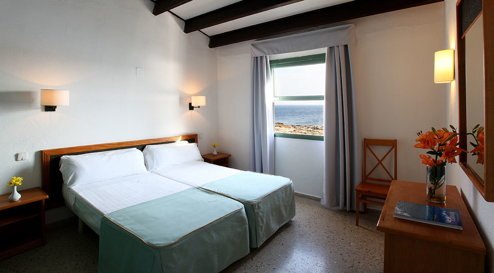 AluaSun Far Menorca Aparthotel S'Algar Bagian luar foto